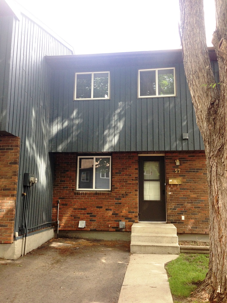 Red Deer Townhouse For Rent 3 Bedrooms 1.5 Bathrooms Price 995