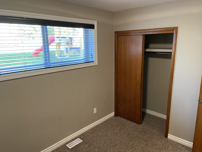 Basement Suite For Rent Bsmt, 5626 55 Street, Red Deer, 2 Bedrooms, 1 Bathroom