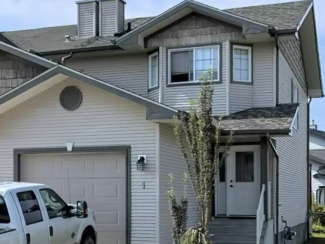 Townhouse For Rent 1 Lark Close, Sylvan Lake, 3 Bedroom, 2.5 Bathroom