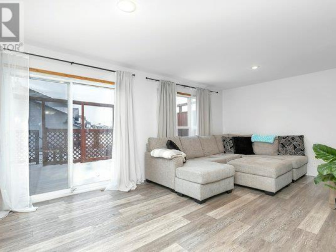 Townhouse For Rent 1 Lark Close, Sylvan Lake, 3 Bedroom, 2.5 Bathroom