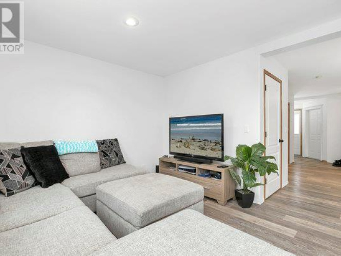 Townhouse For Rent 1 Lark Close, Sylvan Lake, 3 Bedroom, 2.5 Bathroom