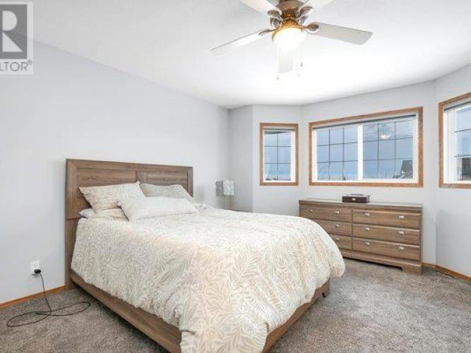 Townhouse For Rent 1 Lark Close, Sylvan Lake, 3 Bedroom, 2.5 Bathroom