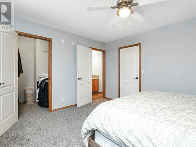 Townhouse For Rent 1 Lark Close, Sylvan Lake, 3 Bedroom, 2.5 Bathroom