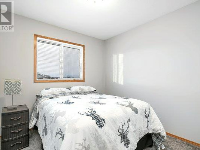 Townhouse For Rent 1 Lark Close, Sylvan Lake, 3 Bedroom, 2.5 Bathroom