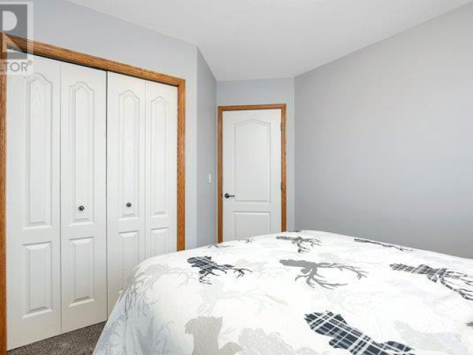 Townhouse For Rent 1 Lark Close, Sylvan Lake, 3 Bedroom, 2.5 Bathroom