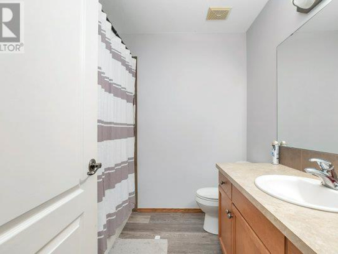 Townhouse For Rent 1 Lark Close, Sylvan Lake, 3 Bedroom, 2.5 Bathroom