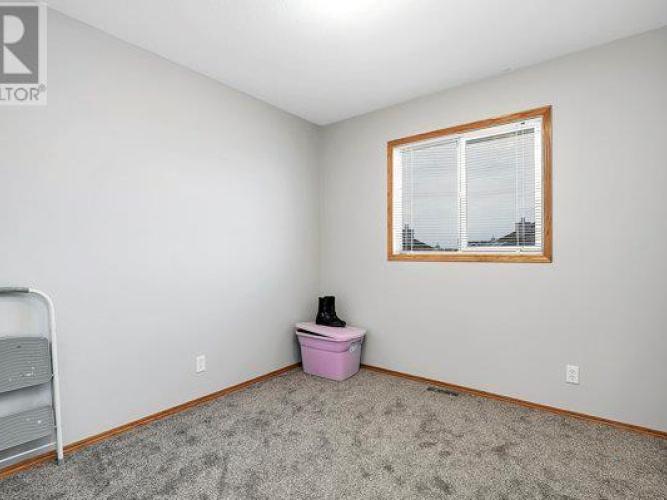 Townhouse For Rent 1 Lark Close, Sylvan Lake, 3 Bedroom, 2.5 Bathroom