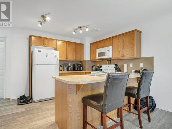 Townhouse For Rent 1 Lark Close, Sylvan Lake, 3 Bedroom, 2.5 Bathroom