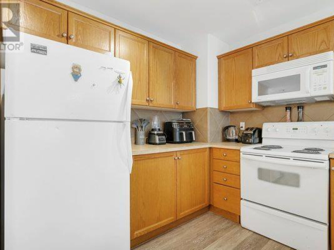 Townhouse For Rent 1 Lark Close, Sylvan Lake, 3 Bedroom, 2.5 Bathroom