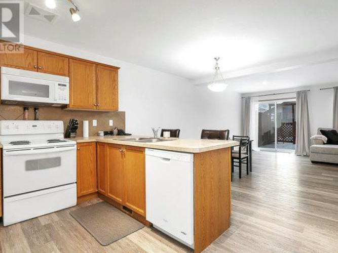 Townhouse For Rent 1 Lark Close, Sylvan Lake, 3 Bedroom, 2.5 Bathroom