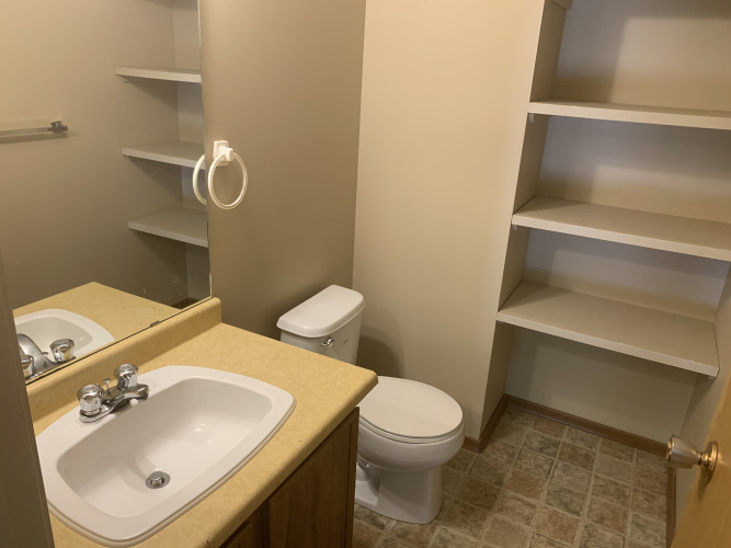 Fourplex For Rent 5A Oliver Street, Red Deer, 2 Bedroom, 1.5 Bathroom