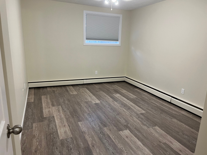 Apartment For Rent 206, 5301 46 Ave, Red Deer, 1 Bedroom, 1 Bathroom