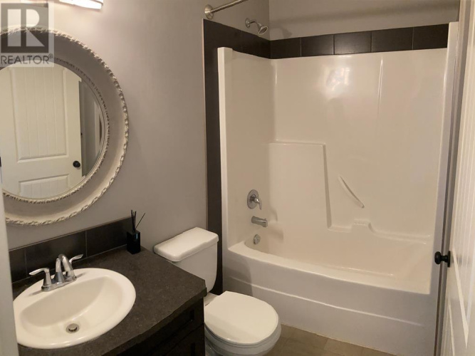 Upper For Rent Main - 129 Bowman Circle, Sylvan Lake, 3 Bedrooms, 2 Bathrooms