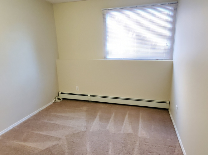 Apartment For Rent 107 - 5920 60A Street, Red Deer, 3 Bedrooms, 1 Bathroom