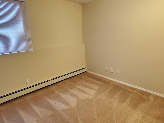Apartment For Rent 107 - 5920 60A Street, Red Deer, 3 Bedrooms, 1 Bathroom