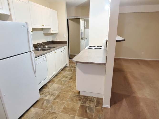 Apartment For Rent 107 - 5920 60A Street, Red Deer, 3 Bedrooms, 1 Bathroom