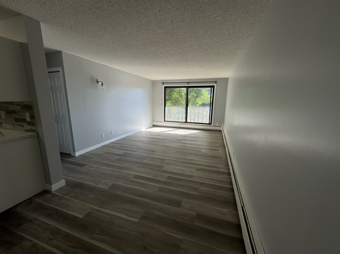 Apartment For Rent 209, 5628 - 58 Street, Lacombe, 1 Bedroom, 1 Bathroom