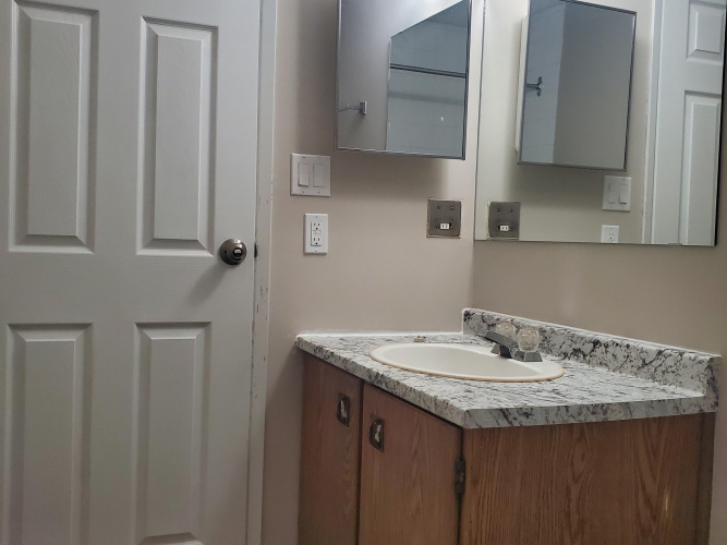 Apartment For Rent 204 - 5110 38 Street, Red Deer, 1 Bedroom, 1 Bathroom
