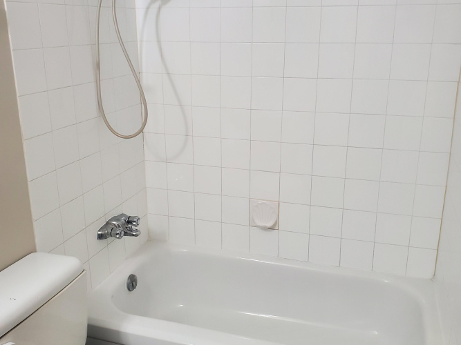 Apartment For Rent 204 - 5110 38 Street, Red Deer, 1 Bedroom, 1 Bathroom