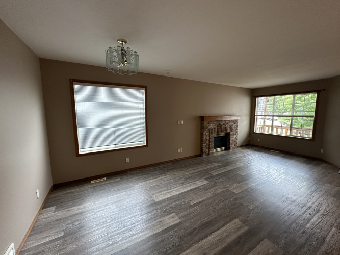 Duplex For Rent 24 Westwood Court, Sylvan Lake, 2 Bedrooms, 1 Bathroom
