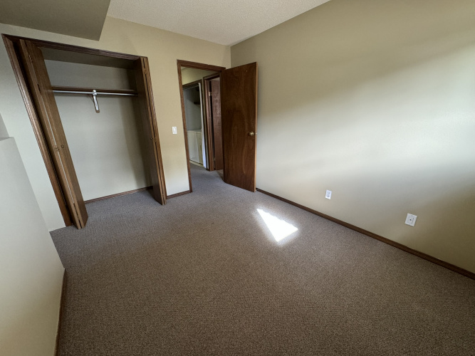 Townhouse For Rent 7 - 33 Cosgrove Crescent, Red Deer, 2 Bedroom, 1.5 Bathroom