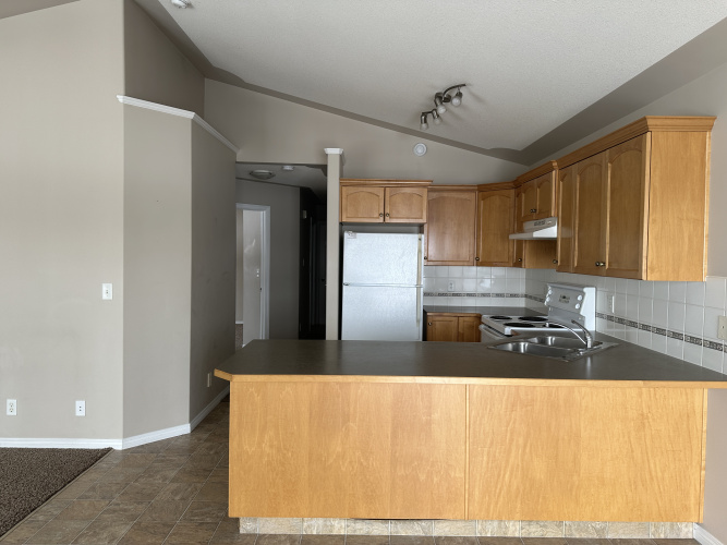 Apartment For Rent 102, 6547 59 Ave, Red Deer, 2 Bedroom, 1 Bathroom