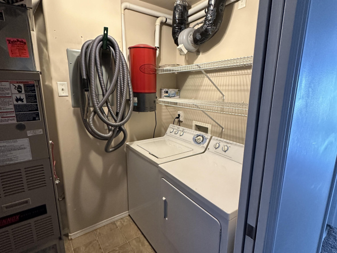 Apartment For Rent 102, 6547 59 Ave, Red Deer, 2 Bedroom, 1 Bathroom