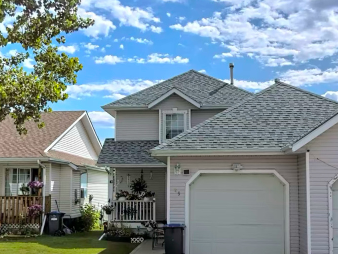 Duplex For Rent 25 Westwood Court, Sylvan Lake, 2 Bedrooms, 1.5 Bathrooms