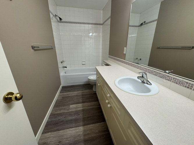 Duplex For Rent 25 Westwood Court, Sylvan Lake, 2 Bedrooms, 1.5 Bathrooms