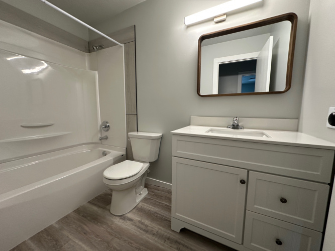 Apartment For Rent 2 - 4518 47A Ave, Sylvan Lake, 2 Bedrooms, 1 Bathroom