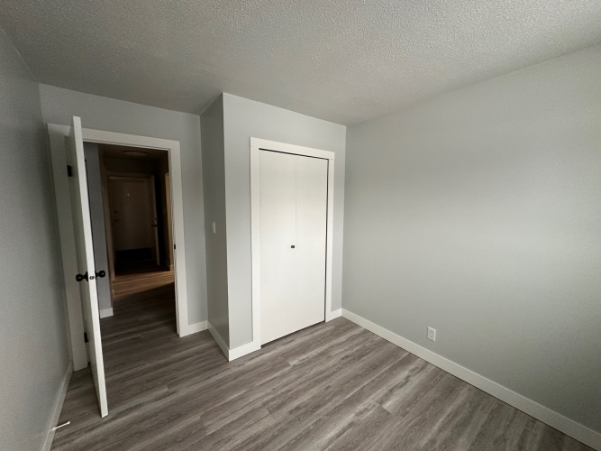 Apartment For Rent 2 - 4518 47A Ave, Sylvan Lake, 2 Bedrooms, 1 Bathroom