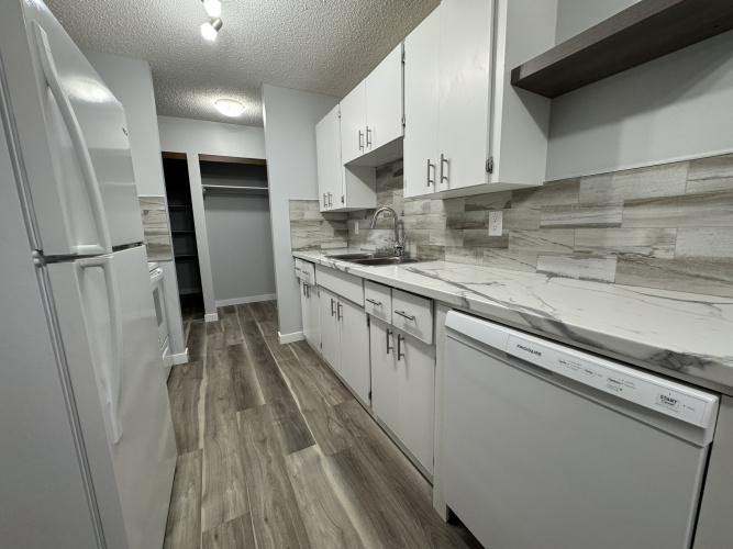 Apartment For Rent 112, 5628 - 58 Street, Lacombe, 1 Bedroom, 1 Bathroom
