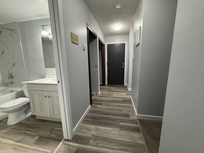 Apartment For Rent 112, 5628 - 58 Street, Lacombe, 1 Bedroom, 1 Bathroom