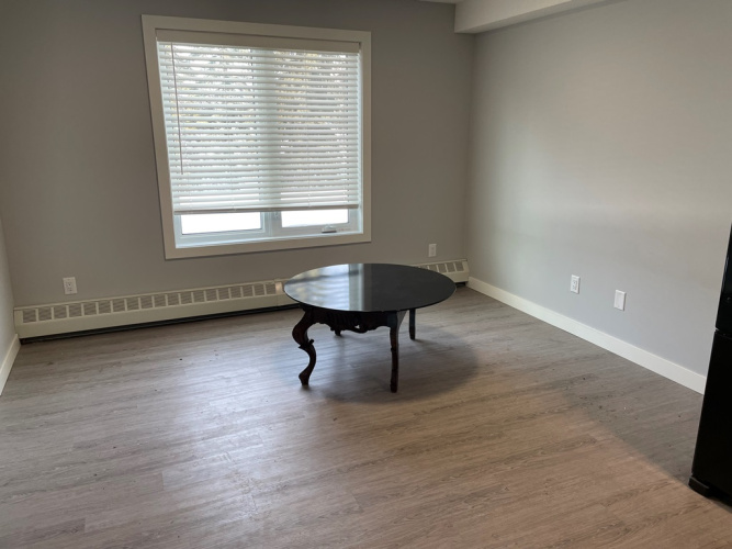 Apartment For Rent 104 - 5312 Lakeshore Drive, Sylvan Lake, 1 Bedroom, 1 Bathroom