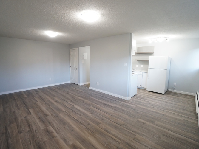Apartment For Rent 102, 5313 - 49 Ave, Lacombe, 2 Bedrooms, 1 Bathroom