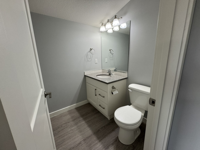 Apartment For Rent 203 - 5312 lakeshore drive, Sylvan Lake, 1.5 Bedrooms, 1.5 Bathrooms