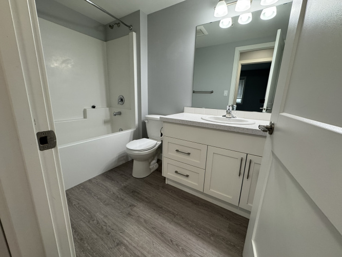 Apartment For Rent 203 - 5312 lakeshore drive, Sylvan Lake, 1.5 Bedrooms, 1.5 Bathrooms