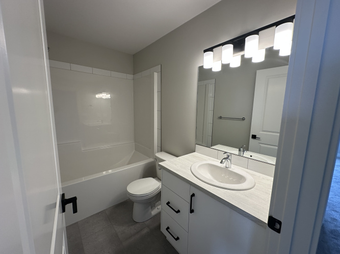 Townhouse For Rent 246 Halifax Close, Penhold, 3 Bedrooms, 2.5 Bathrooms