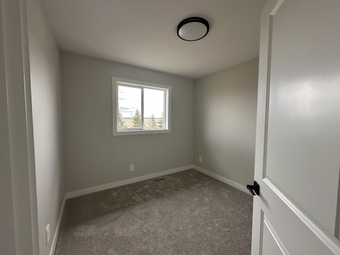 Townhouse For Rent 246 Halifax Close, Penhold, 3 Bedrooms, 2.5 Bathrooms