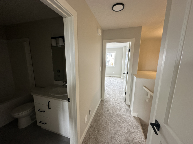 Townhouse For Rent 246 Halifax Close, Penhold, 3 Bedrooms, 2.5 Bathrooms