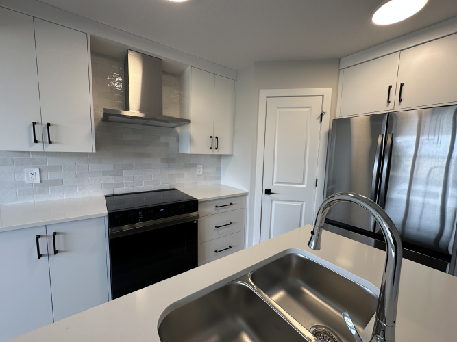 Townhouse For Rent 246 Halifax Close, Penhold, 3 Bedrooms, 2.5 Bathrooms