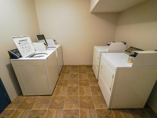 Apartment For Rent 202 - 5110 38 Street, Red Deer, 1 Bedroom, 1 Bathroom