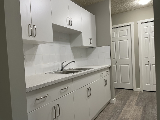 Apartment For Rent 303 - 3905 56 Avenue, Red Deer, 2 Bedroom, 1 Bathroom