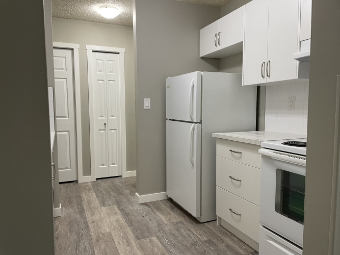 Apartment For Rent 303 - 3905 56 Avenue, Red Deer, 2 Bedroom, 1 Bathroom