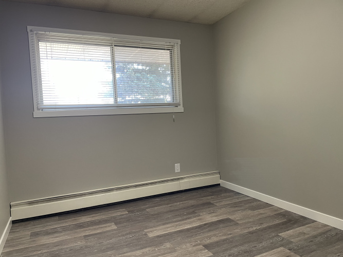 Apartment For Rent 303 - 3905 56 Avenue, Red Deer, 2 Bedroom, 1 Bathroom