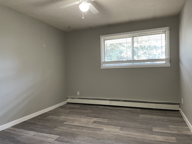 Apartment For Rent 303 - 3905 56 Avenue, Red Deer, 2 Bedroom, 1 Bathroom