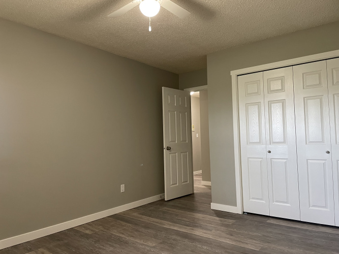 Apartment For Rent 303 - 3905 56 Avenue, Red Deer, 2 Bedroom, 1 Bathroom