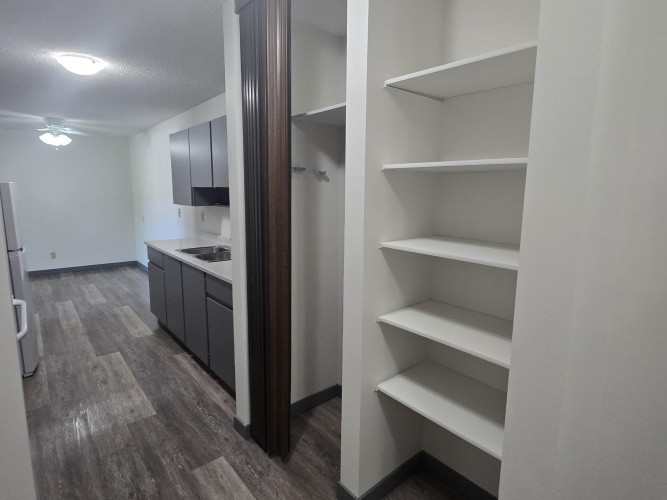 Apartment For Rent 3307 51 Avenue Close, Red Deer, 2 Bedrooms, 1 Bathroom