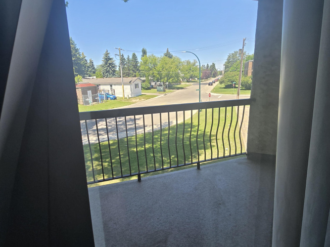 Apartment For Rent 3307 51 Avenue Close, Red Deer, 2 Bedrooms, 1 Bathroom