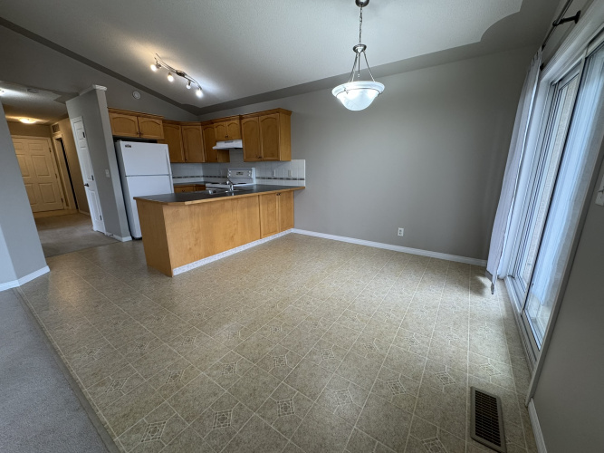 Apartment For Rent 202, 6547 59 Ave, Red Deer, 2 Bedroom, 1 Bathroom